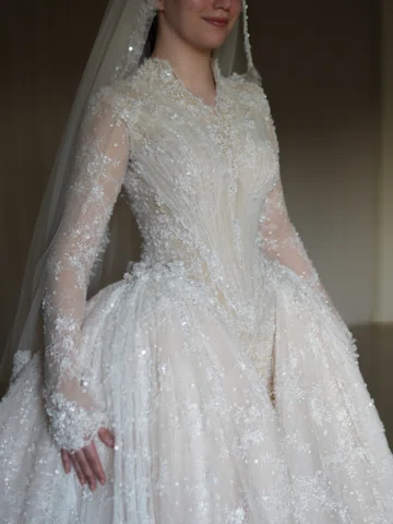 More than a shine, it speaks pure elegance.