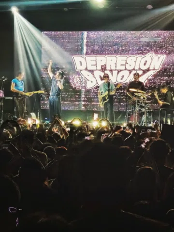 Ayer en Lima @depresion.sonora, lo máximo estos chavales 🖤
@goodcrewpe 
@cc.leg