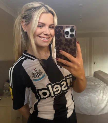 Black and white is the new blue 🖤🤍 
Raised by my dad to support @chelseafc but