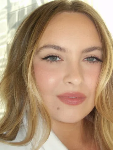 angel 👼 @erinmarleyklay 
& all of our looks for @si_swimsuit week ❤️‍🔥

makeup