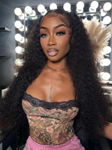 Miami Makeup Artist - Glam on @itsreallycrystal 🩷

Makeup Appointments are Avai