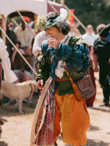 📸: Imagine Flagons performing at the @loxwood_joust 🏰