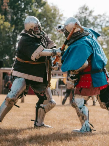 📸: Knight duels at the @loxwood_joust 🏰