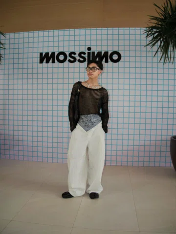 Proof that the right place makes every outfit look better. Feat @mossimoph Summe