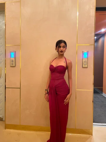 Let’s just say I like this for now, might delete it anytime🤡
.
.
.
.
#fashion #