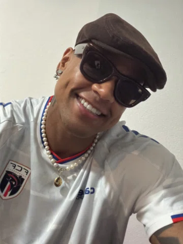 Um ótimo fim de semana para todos, com essa selfie de milhões do nosso GG!!! 😍�