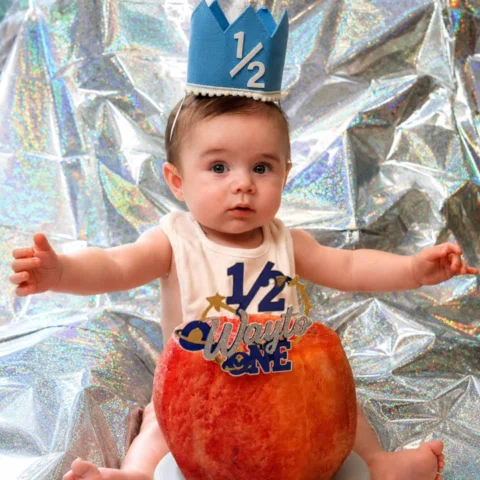 6 months! Oh how the time has flown by! Owen is growing like a weed (17 pounds!)
