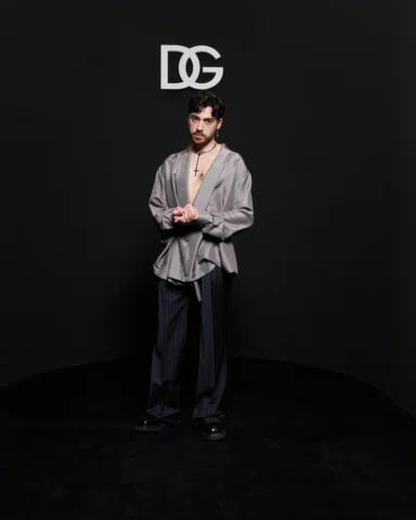Un look formale per la sfilata di @dolcegabbana 
Non è vero grazie mille era bel
