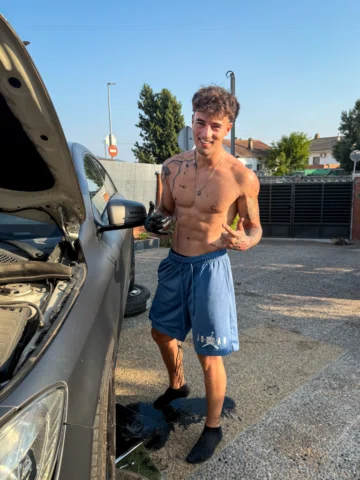 excelente dia para bañarse en aceite de motor quemado 🤟🏼

volqué el barreño y 