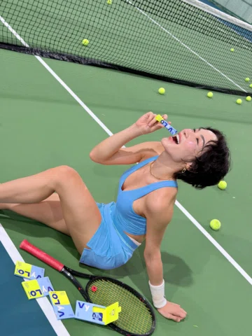 ตีเทนนิสจนเหงื่อออกหมดคอร์ท 🎾💦​
​วันที่เสียเหงื่อเยอะ ๆ ขอพก VyLo FLOW Multi M