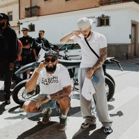 Ya En La Calle #MidEvilTimes 🩸🦇🧠 @midnvght_ 
Cuál tema les gustó más ? …..