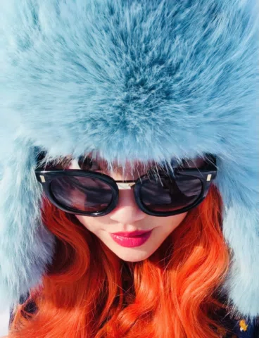 Cold enough for this hat, warm enough to be outside👍💜 #fuzzyhat #itsawig