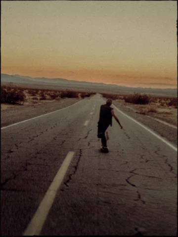 Nowhere to go, nowhere to be. Time stands still on the open road. 🌞