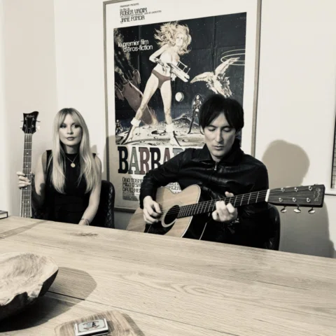 #newmusic #martinguitar #hofner #hideaway