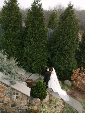 Jessica & Garrett are married!!! Best-friend love + cozy winter magic = best day