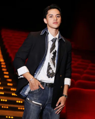 Petaka Gunung Gede Gala Premiere.

Styled by : @mbgjkt @kynanwidjoseno @dafauguc
