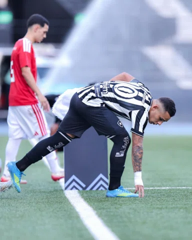 Ponto importante no #brasileirosub17 🖤🤍

+1⚽️

@botafogo 
@adidasbrasil

📸 @a