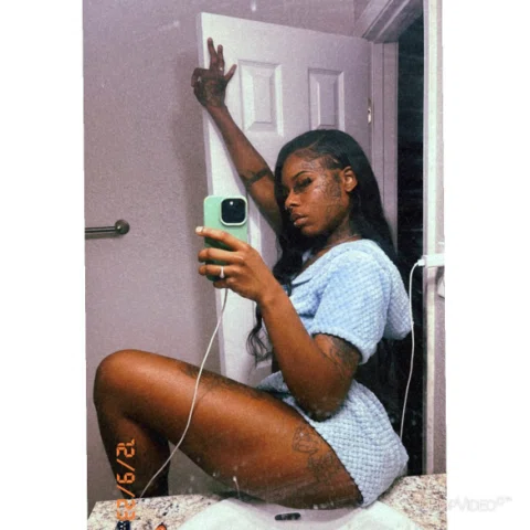 Take a pretty Girl & Give Her What She Wants 🤷🏽‍♀️😩🫶🏽 , btw lol I just look