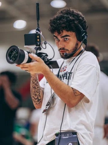 🙂‍↕️🤳
