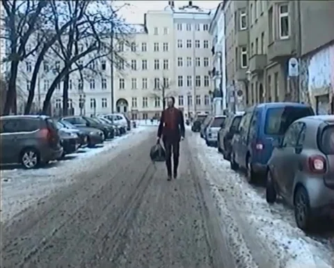 Hier das Musikvideo zu ‘Heuschrecke’ von @gelbe.gardinen 

written/shot/edit @pl
