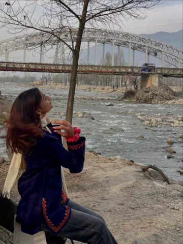 आग लगे बस्ती में हम अपनी मस्ती में 🗣️🤙🏻
.
.
.
#kashmir❤️ #kashmirdiaries #jai