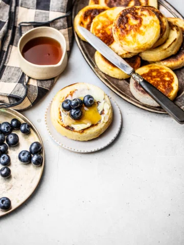 Voi lo sapete cosa sono i crumpets?

Adoro questo nome che somiglia tanto a quel