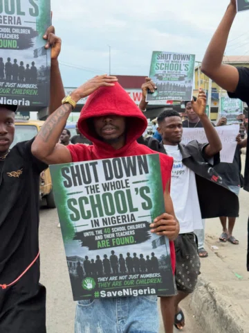 The kids and teachers are important please 🙏 

#savethekids #savenigeria