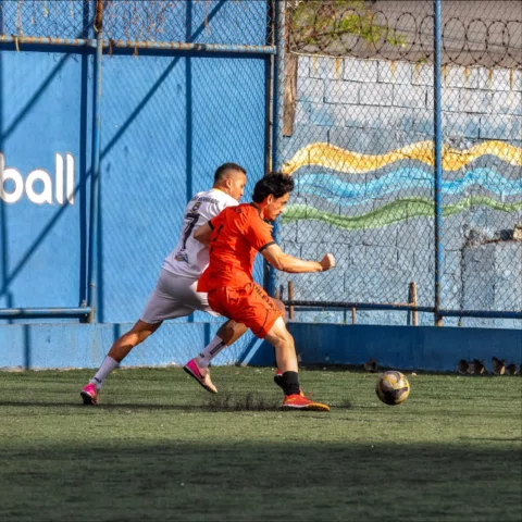Só quero dizer uma coisa, o chinês tá pla jogo!🤙🏻🇨🇳

Mofis fc x Dendele fc
