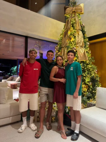 Feliz Natal ✨🎄
Esse ano ensinou o valor da união e seguimos confiantes de que 2
