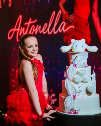 Celebrando os 11 anos da querida Antonella!
Uma menina doce, meiga, carinhosa e 