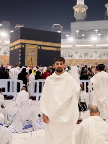 عشق خدا مانند اقیانوس است
شما می توانید آغاز آن را ببینید
اما پایان آن را نمی تو