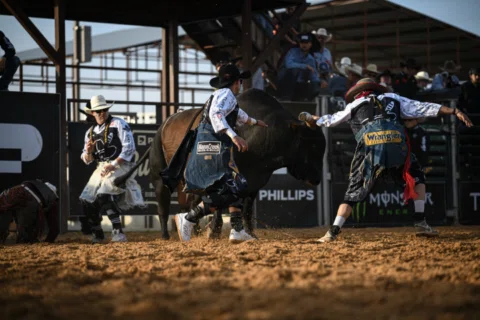 Quick feet save lives 😮‍💨 #bullfighters #bucktown #buckjam #jbmauney #bullridi