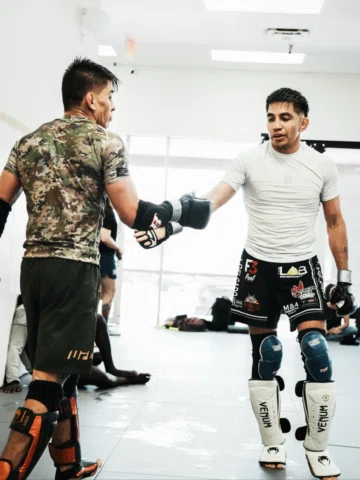 It takes a village. War ready ⚔️🔥

Athletes: @jdelgado_145 @mario_bautistamma 
