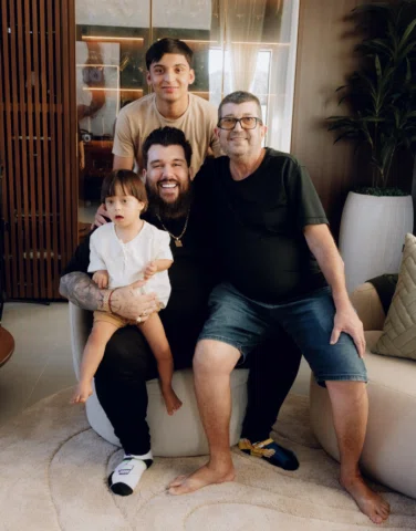 Família, meu bem mais precioso ❤️.
Feliz dia dos pais pra quem honra com sabedor