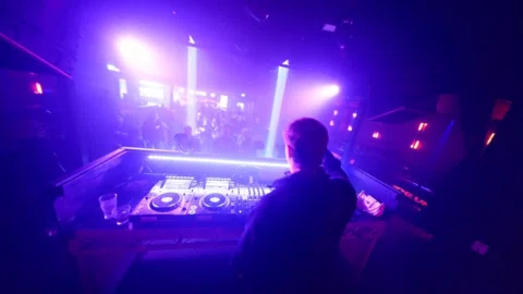 Few clips from the @pitchcontrolau / @bad_behaviourau - @shiverzdabutcher show �