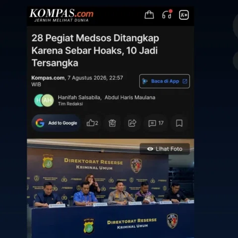Nahhh sokoriinnnn

Biasa nya BUZER GENTENG AMBRUK neh yg demen bgt nyebar inform