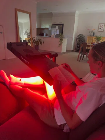 Turning up my recovery thanks to @enhance_wellness_ 🧘🏼‍♀️

Approved by Coop✅

