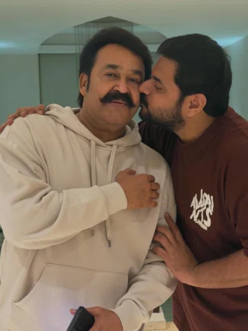 മോനെ ചുമ്മാ😉 
#fanboymoment 
@mohanlal ❤️