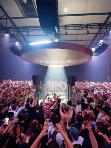 ♡ HALLOWEEN IN BRUSSELS ♡
Insane energy, insane stage, insane crowd!! Thank you 
