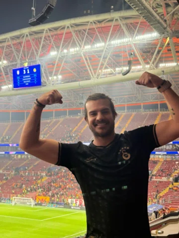 Sağ sol geri değil hep ileri 🫵 Avrupa Fatihi GALATASARAY! Şampiyonlar Ligi’nde 