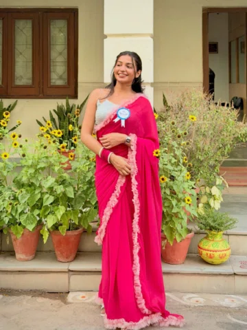 that’s a wrap… Batch 2023–2026 🎓✨
.
.
.
.
.
.
#farewell #sareefashion #du #delh