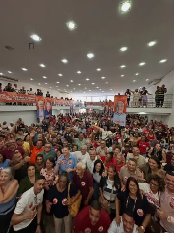 QUE PLENÁRIA FOI ESSA! 🔥🔥🔥

Casa cheia, muita energia e gente de diferentes l