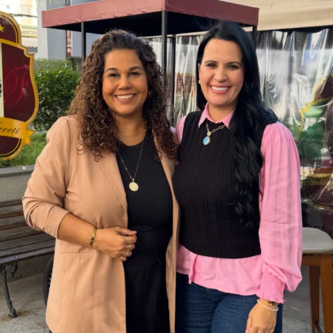 Almoço com essa linda e preciosa @elianaribeirooficial na nossa cidade de São Jo