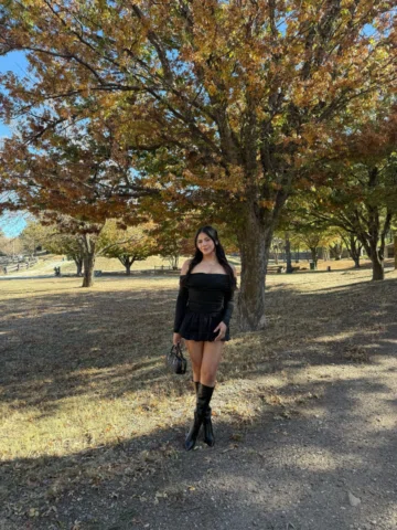 Holiday season loading… 🖤🍂 use my code ‘JFIGS15’ for 15% off select items on @