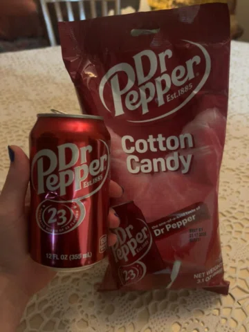 Drpepper cotton candy, thanks to my friend for letting me try it 😭
I would give