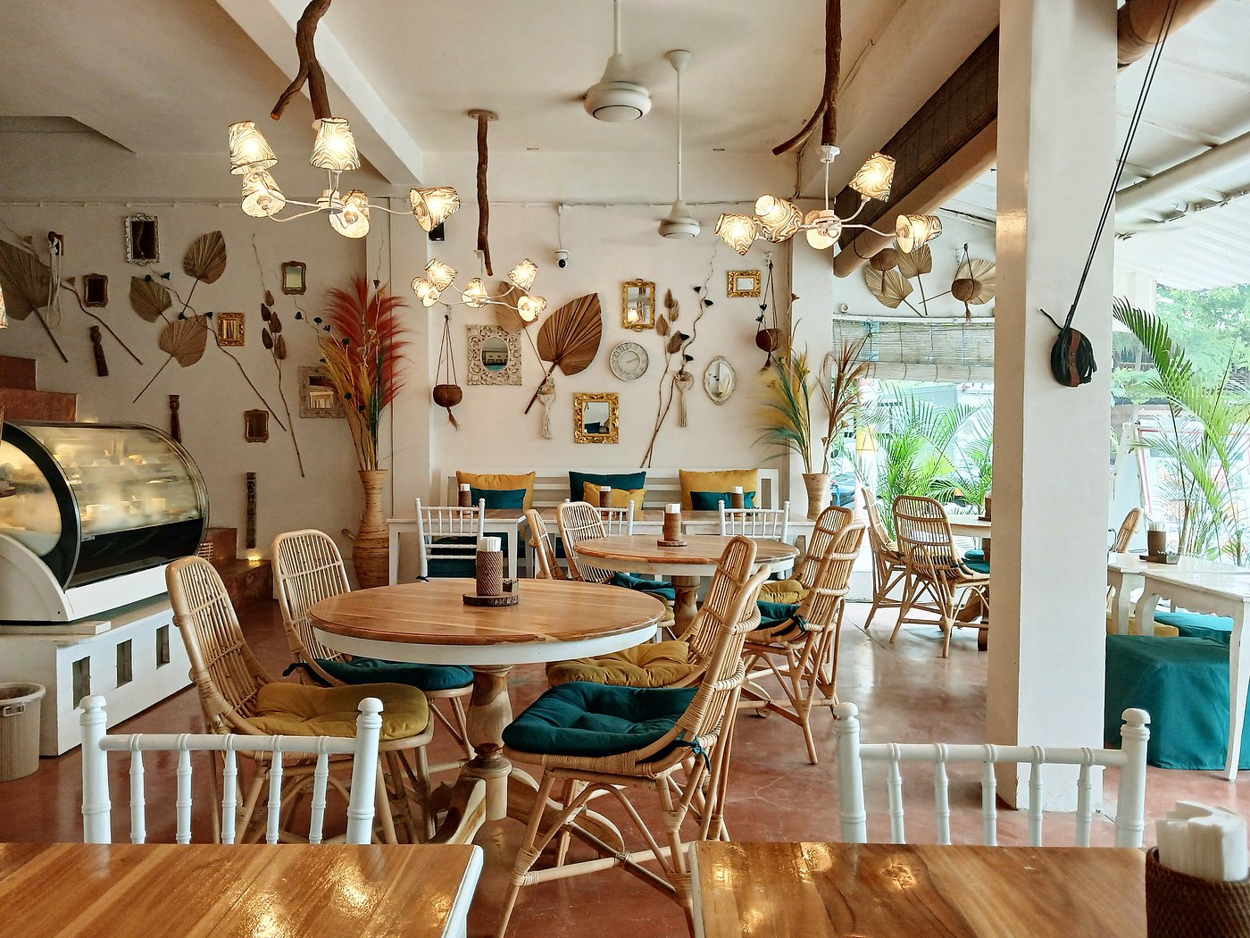 Intérieur du restaurant VUe principale du restaurant