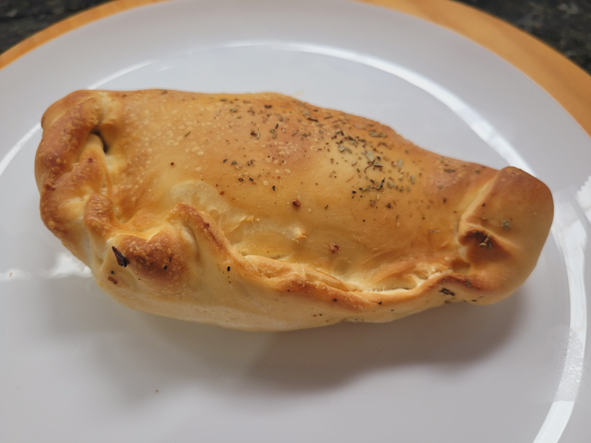 Salgado assado presunto e queijo