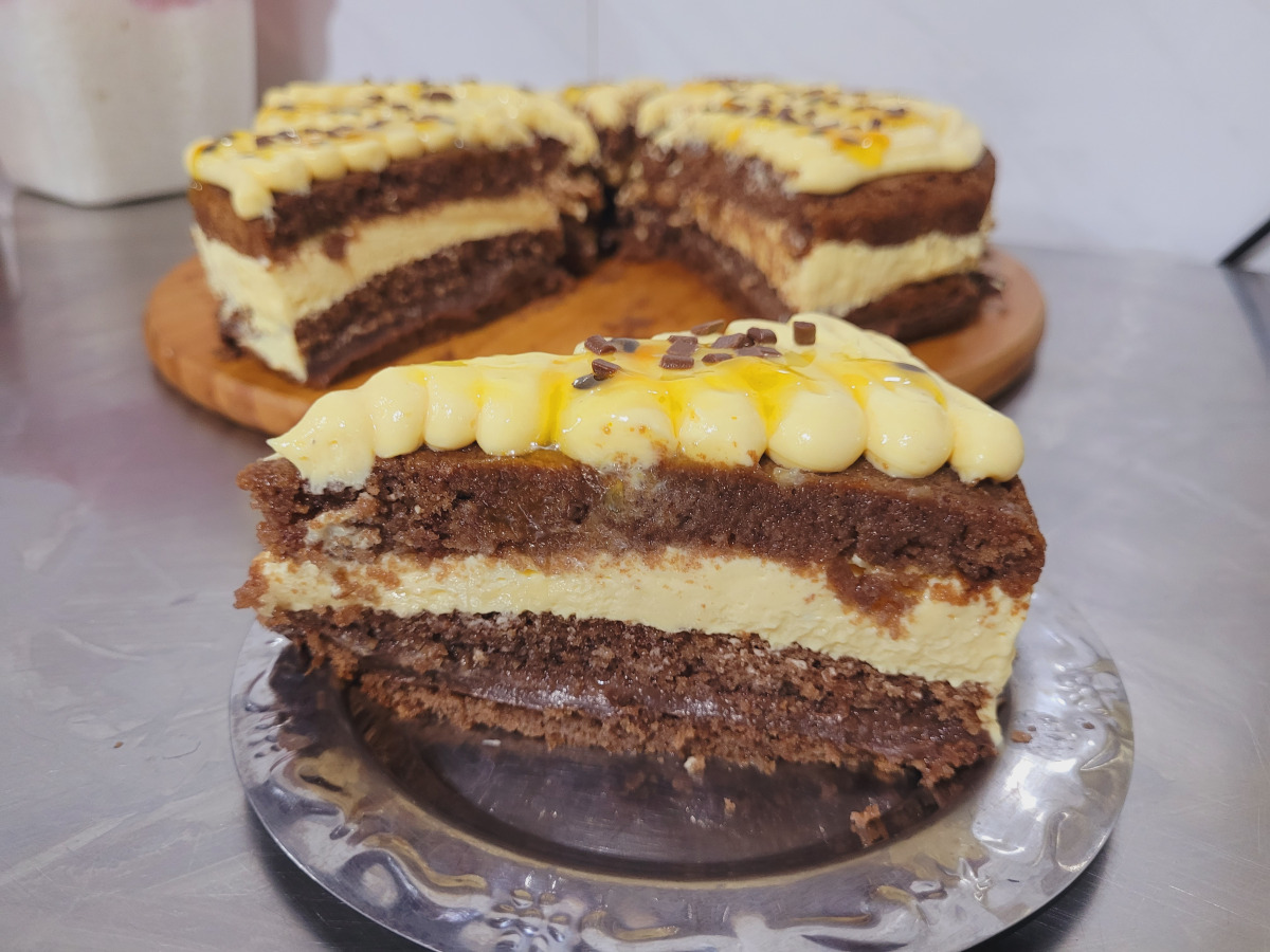 Bolo fatia Maracujá com brigadeiro