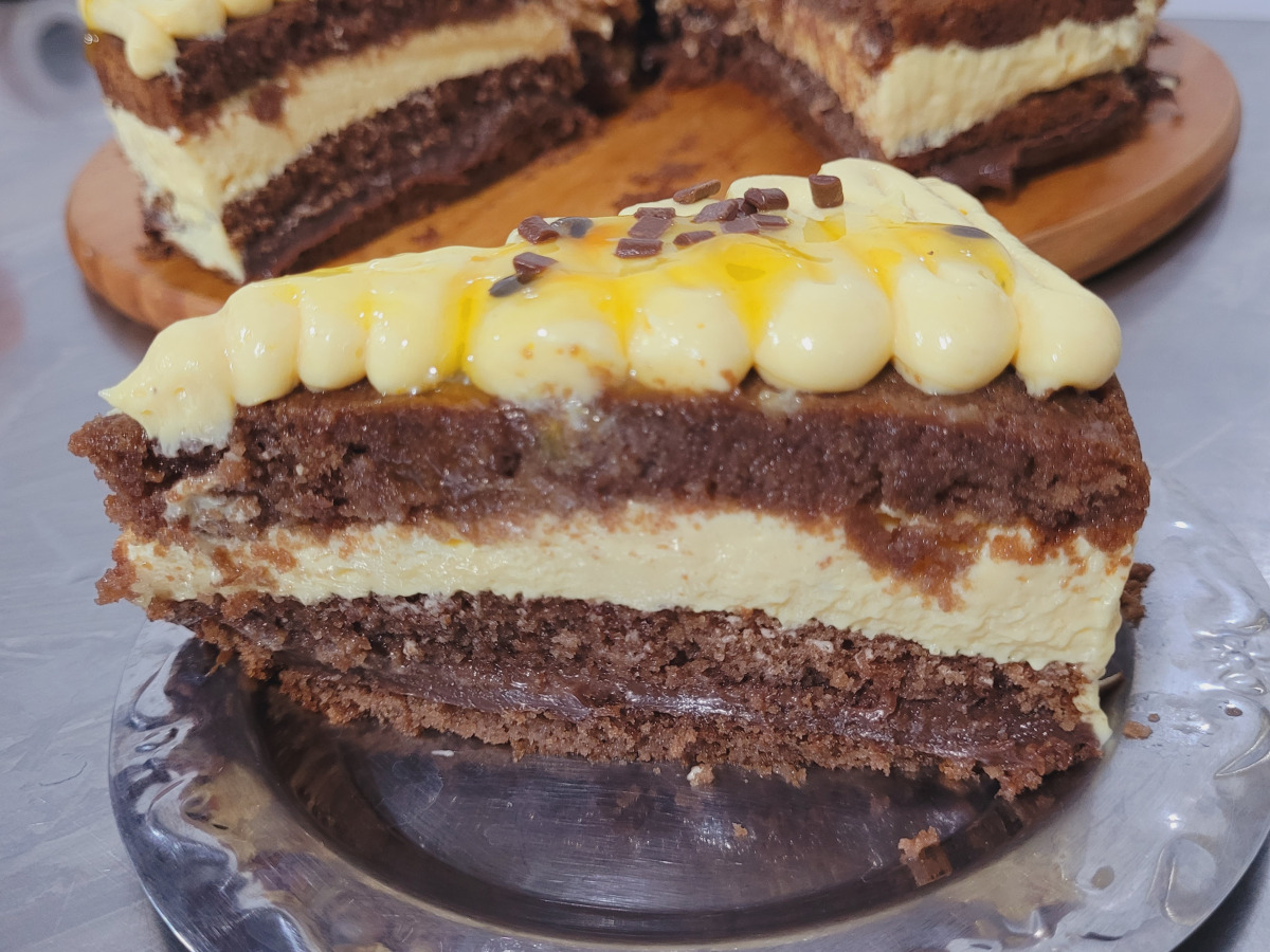 Bolo fatia Maracujá com brigadeiro