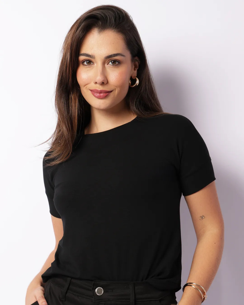 Blusa feminina manga curta básica